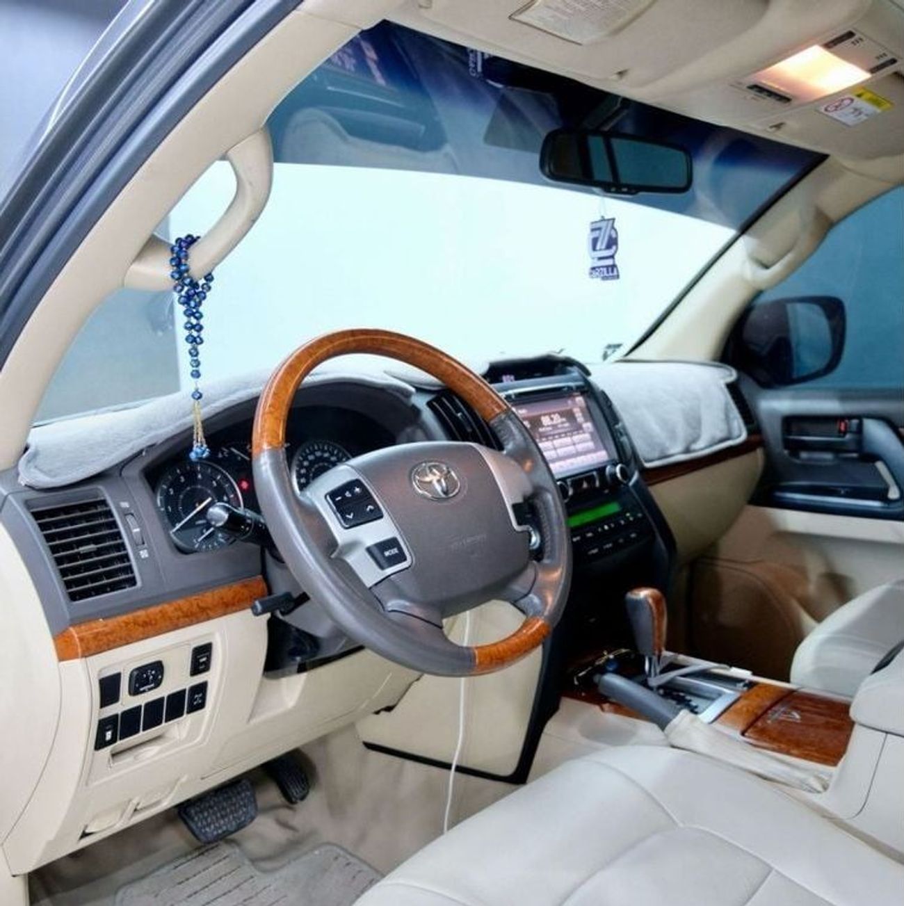 Toyota Land Cruiser GXR 4.0L (271 HP) 4WD Toyota Land Cruiser 2015 GXR 4WD