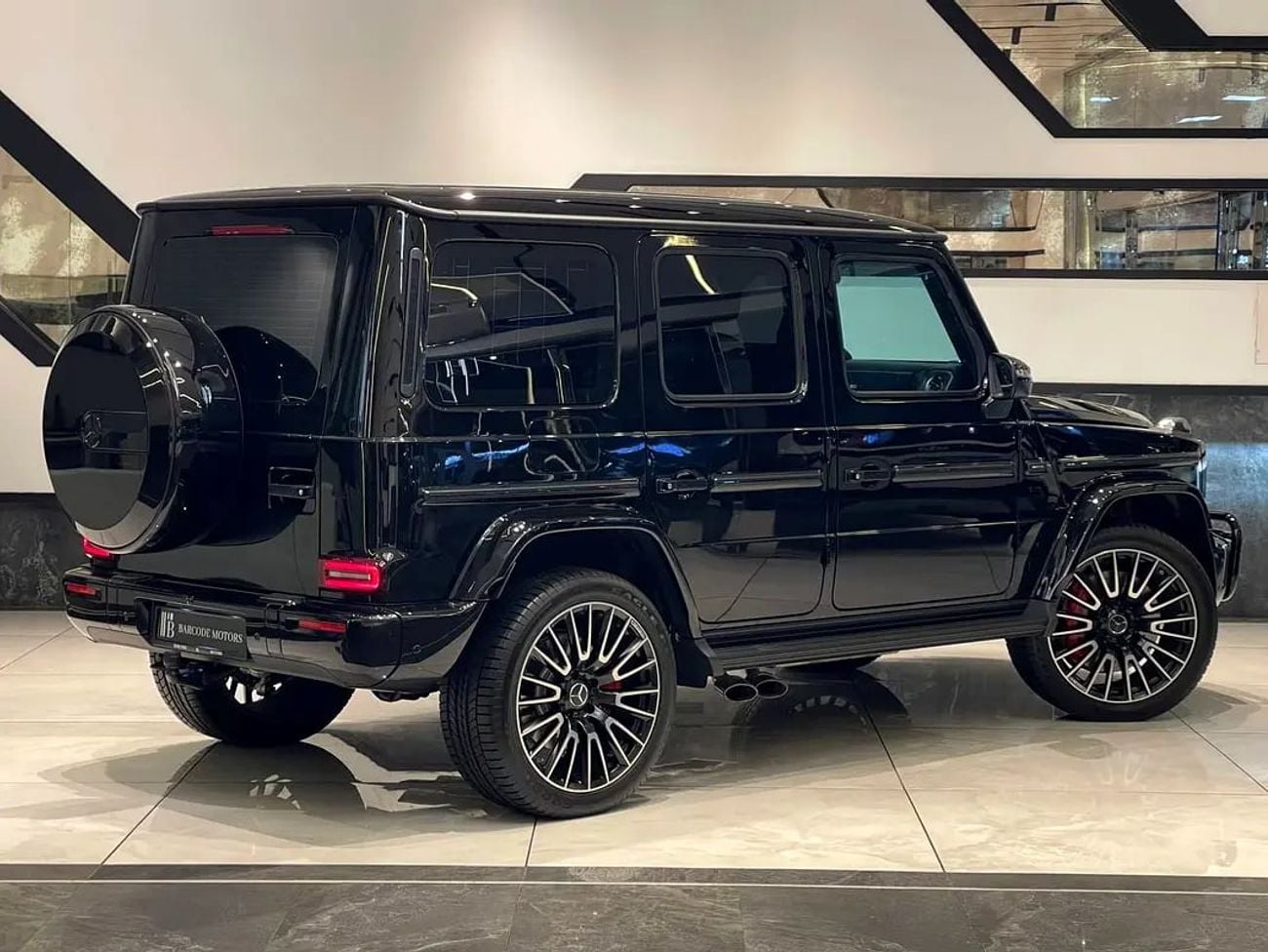 Mercedes Benz G63 AMG / G63 / / KM / GERMANY SPECS / FULL OPTIONE / CARBON FIBER / BACK SCREEN /