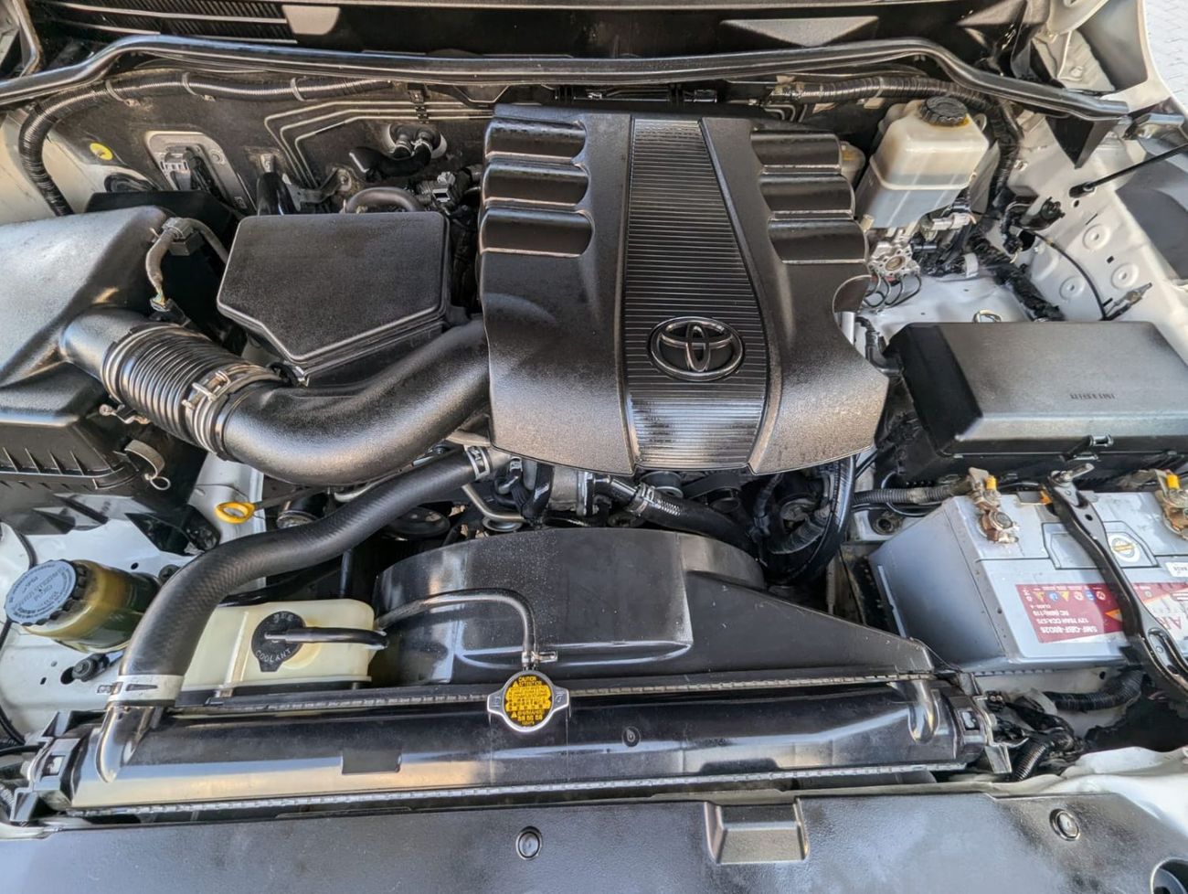 Toyota Land Cruiser Toyota LC200 white LHD