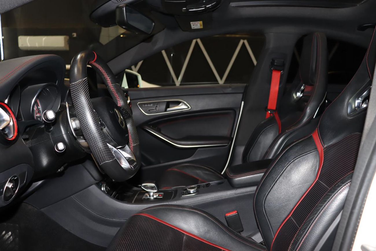 Mercedes-Benz CLA 45 AMG Std 2.0L ( CYL) MERCEDES-BENZ CLA45 AMG 2015 GCC