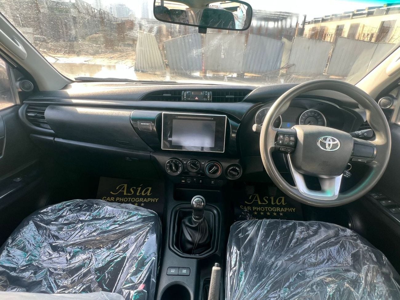 Toyota Hilux diesel engine ,2.8 liter ,manual gear ,year model 2016 ,right hand drive ,only for export available