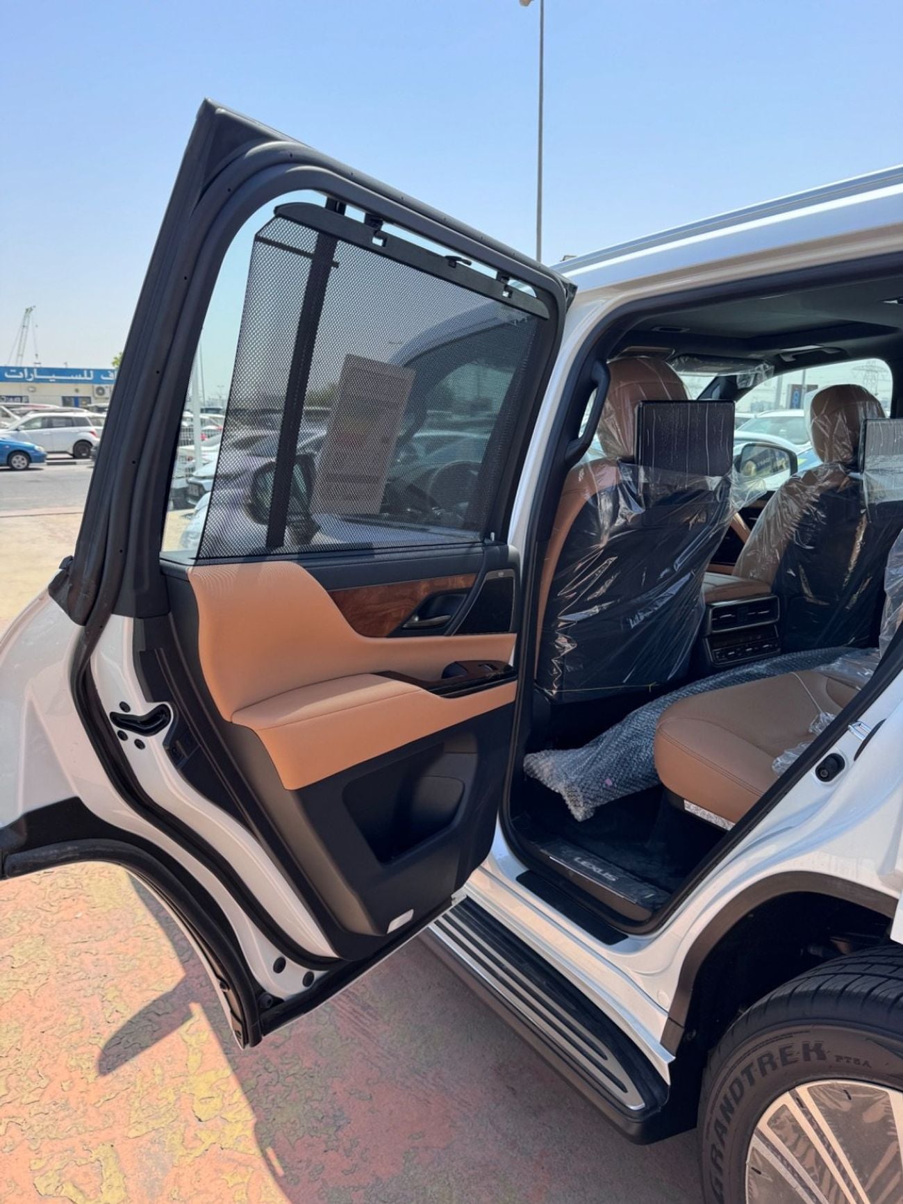 لكزس LX 600 SIGNATURE