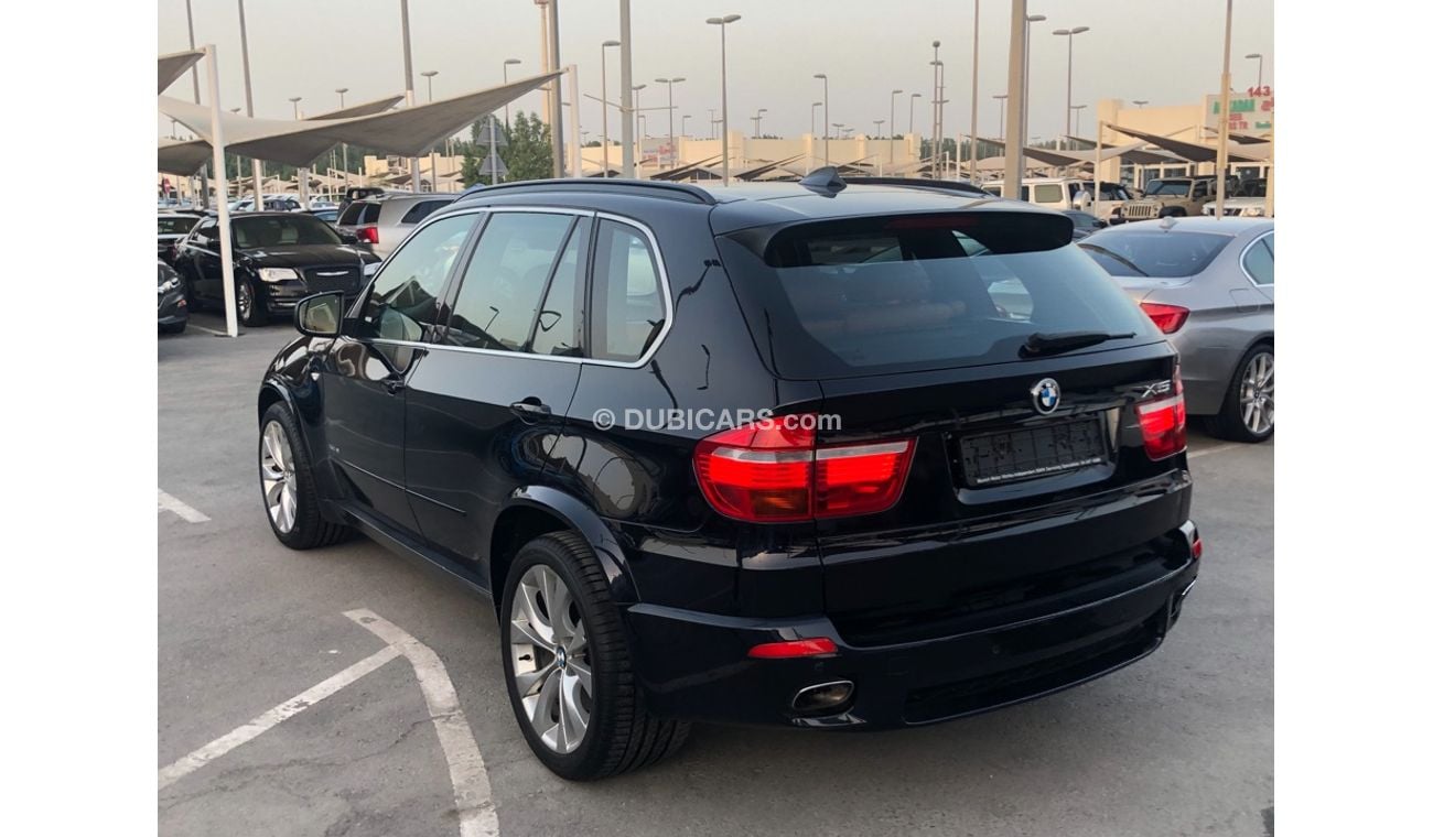 بي أم دبليو X5 موديل 2010 خليجي فل مواصفات كراسي جلد ومثبت سرعه وتحكم كهربي كامل ونظام صوت ممتاز وكاميرا خلفيه