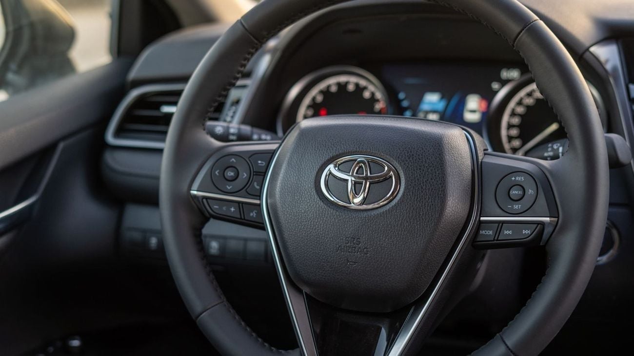 تويوتا كامري XLE 2.5L Executive 2024YM