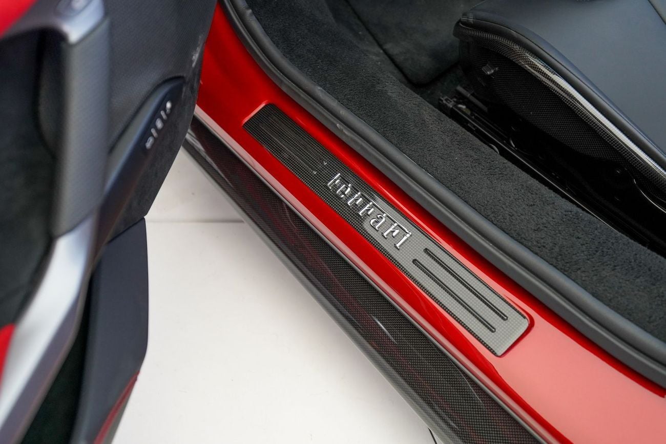 فيراري 296 GTS