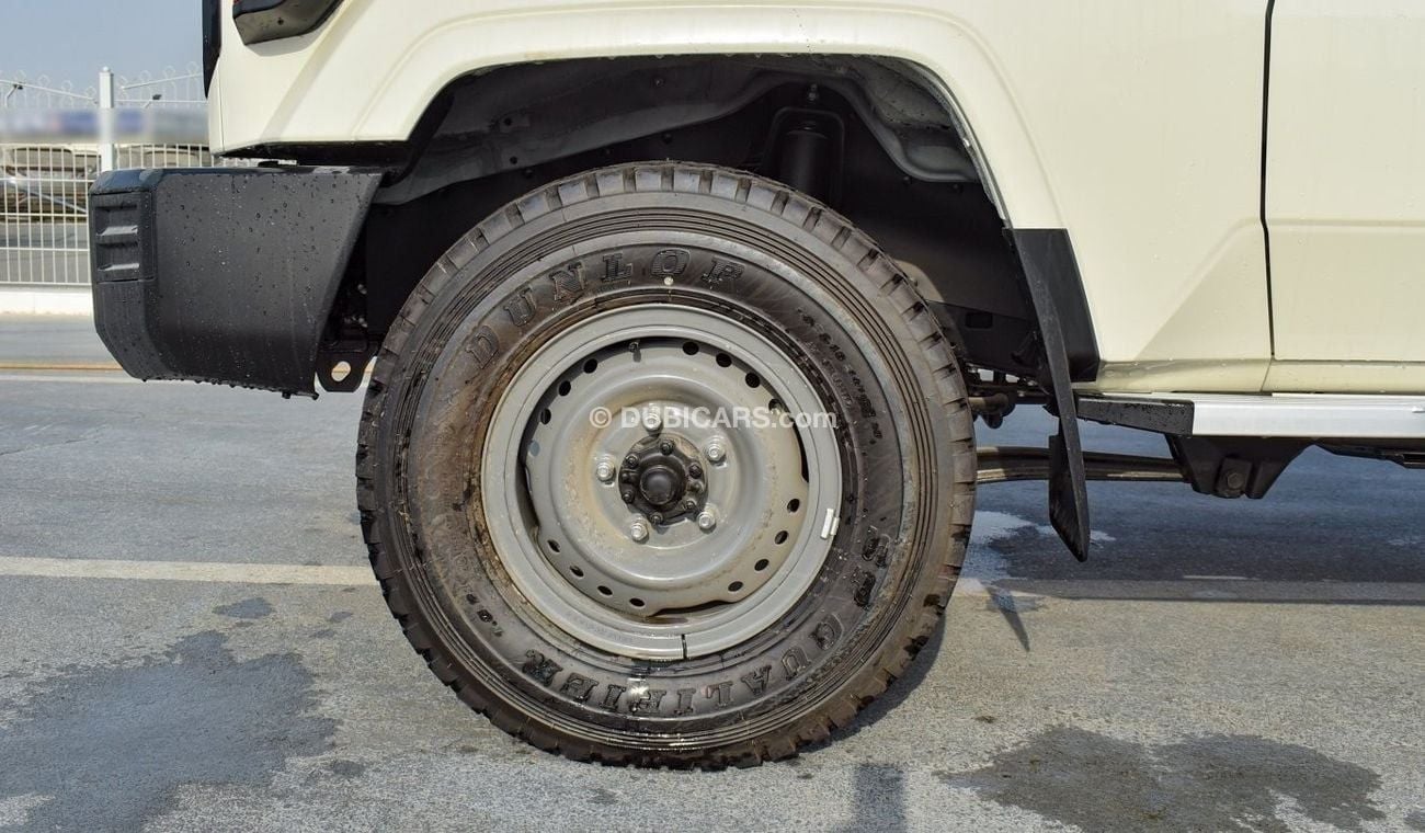 تويوتا لاند كروزر 70 LX10 - 2024 - 4.2l - Manual - 10 Seater - New Shape