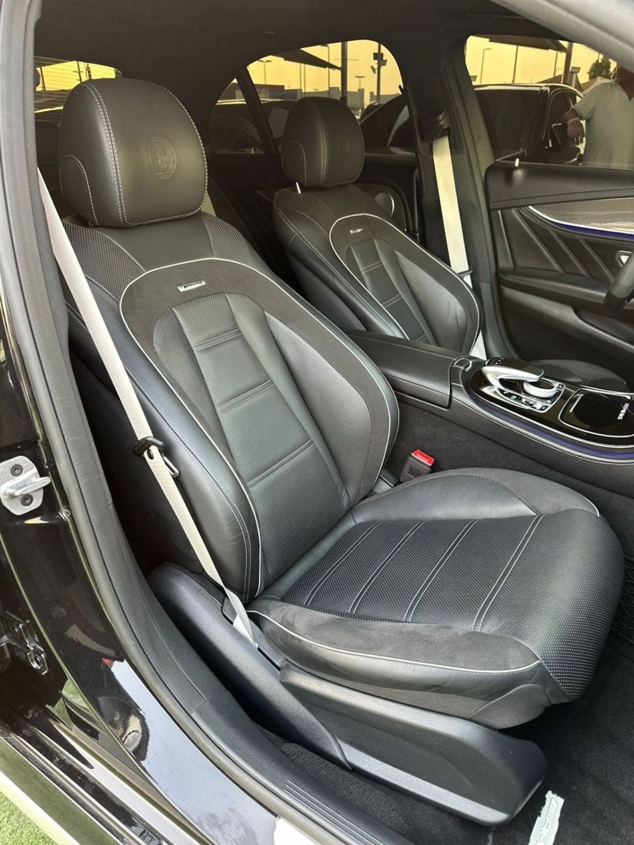 مرسيدس بنز E 63S 4MATIC+ 4.0L