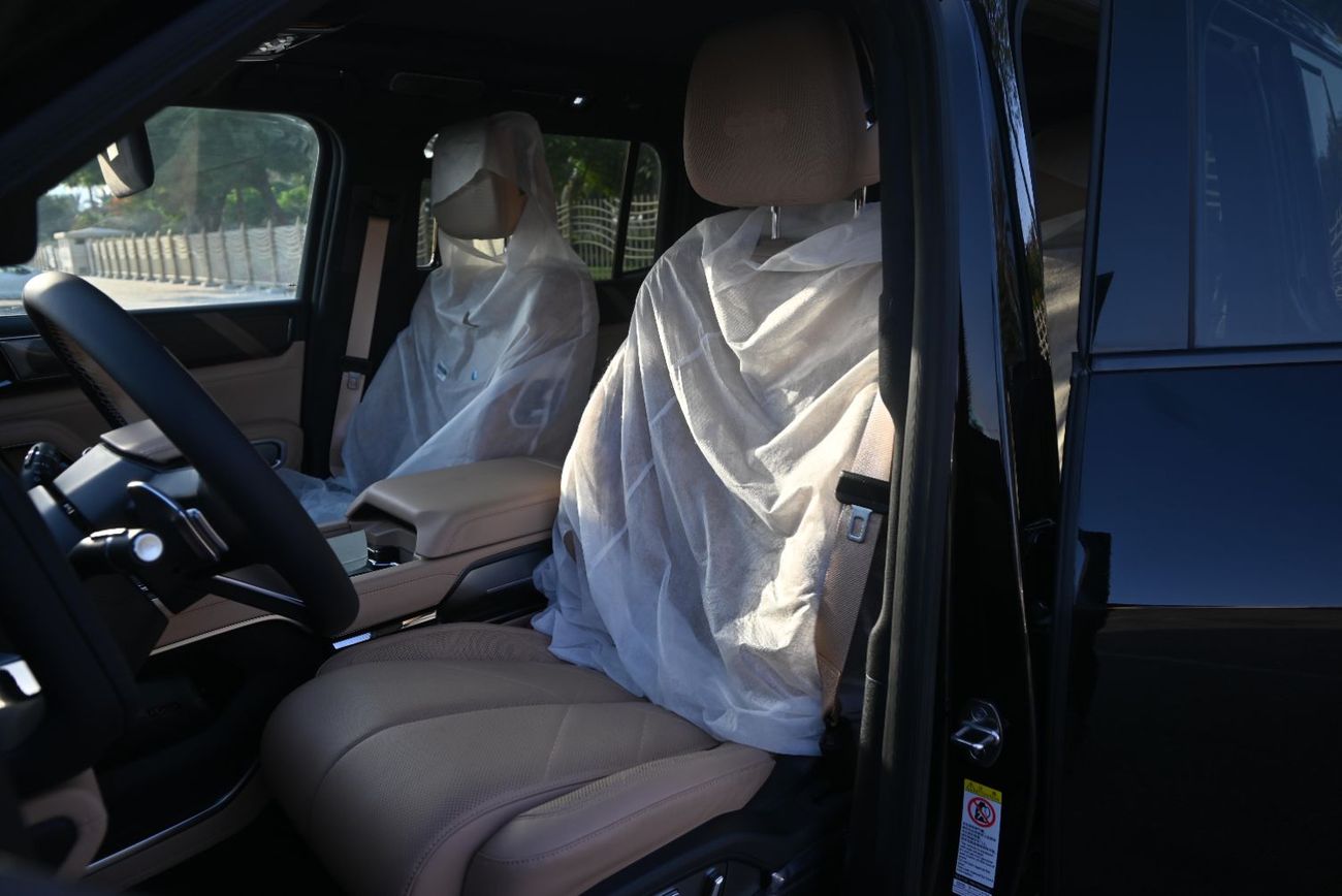 BYD Leopard 8 Smart and Brave Flagship Edition (7 Seats) - BYD LEOPERD 8 2025 - TOP VARIENT