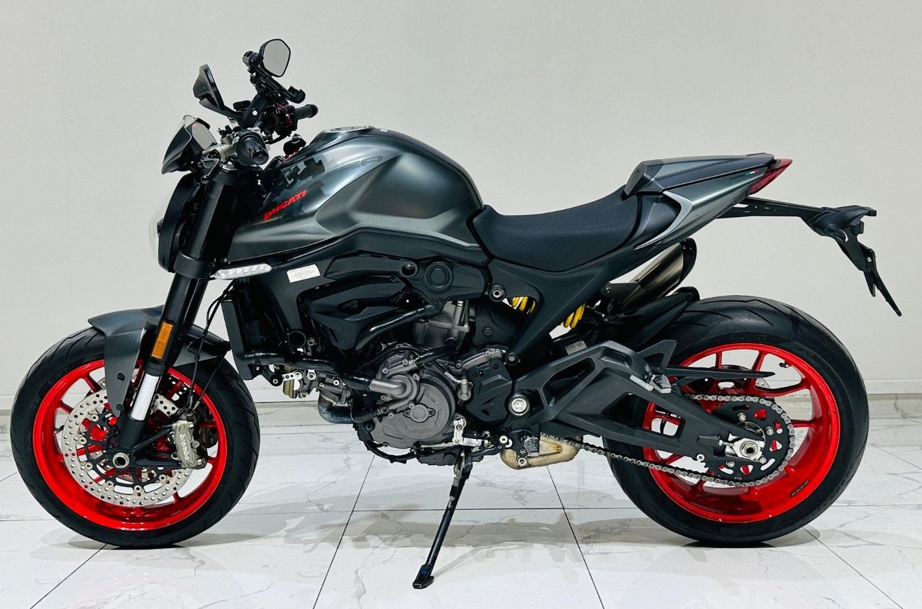 دوكاتي مونستر بلس