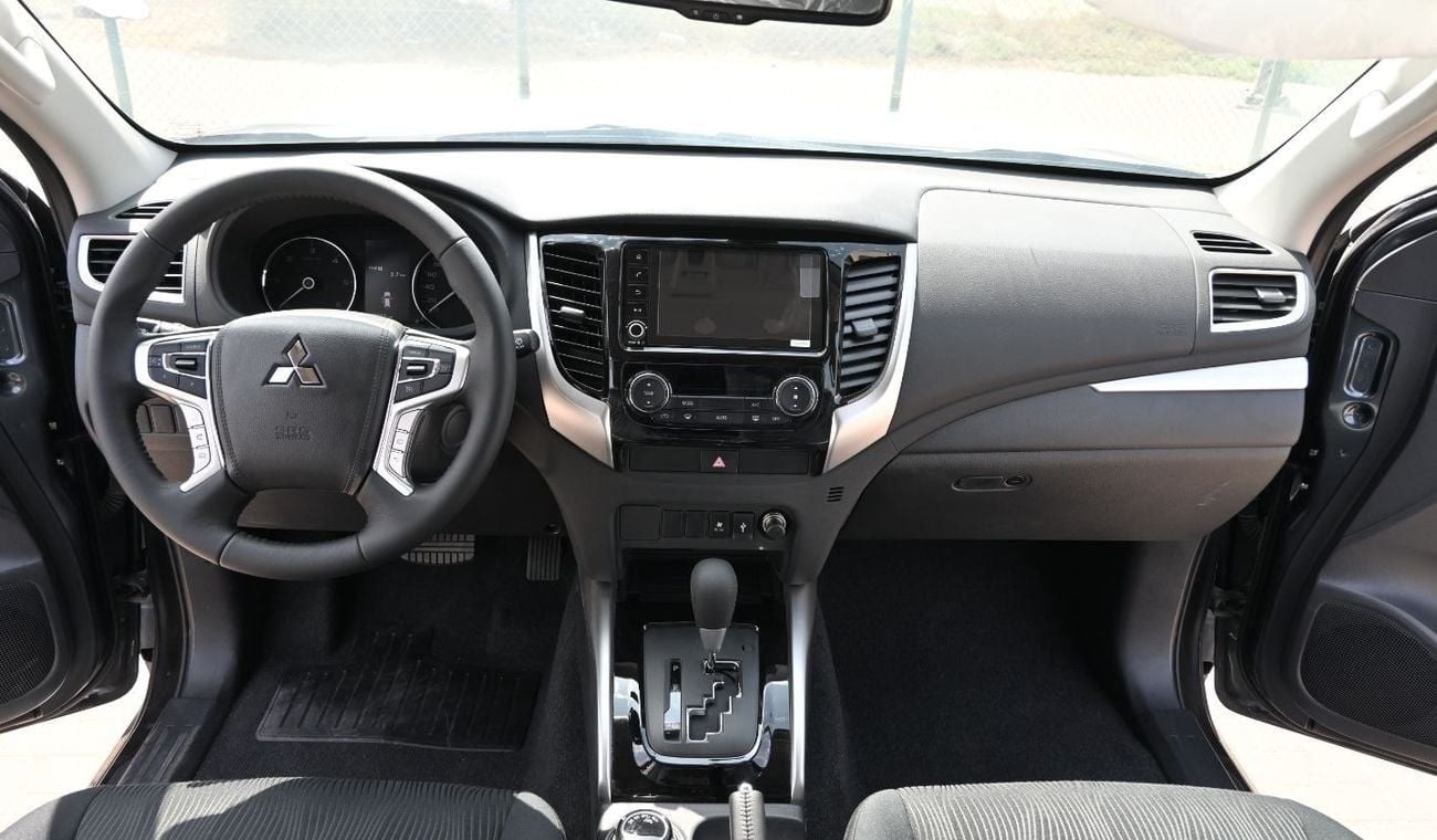 Mitsubishi Montero MITSUBISHI PAJERO SPORT 2.5L 4WD DIESEL AT 7 SEATER MID OPTION