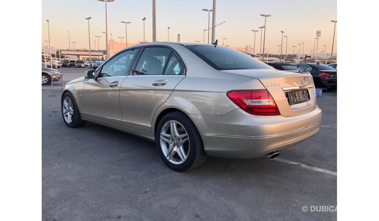 Mercedes-Benz C 200 Mercedes Benz C200 model 2012  GCC car prefect condition full option low mileage sun roof leather s