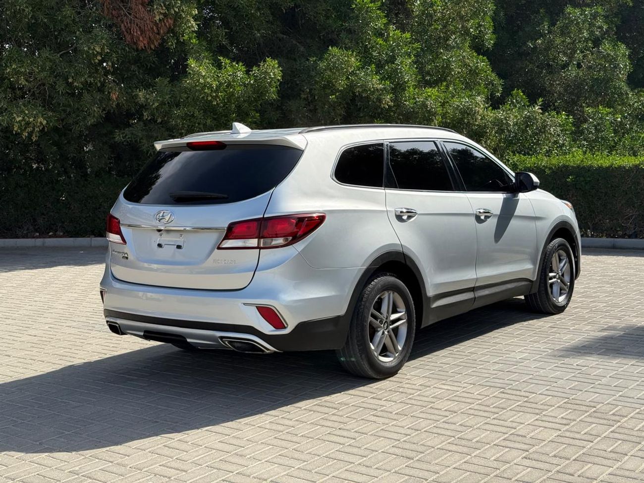 Hyundai Grand Santa Fe