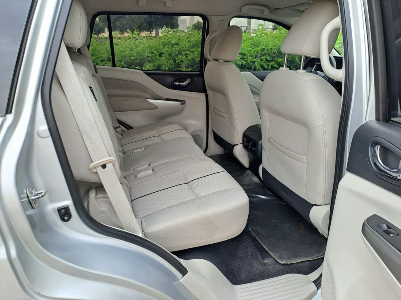نيسان إكستيرا Titanium 2.5L RWD
