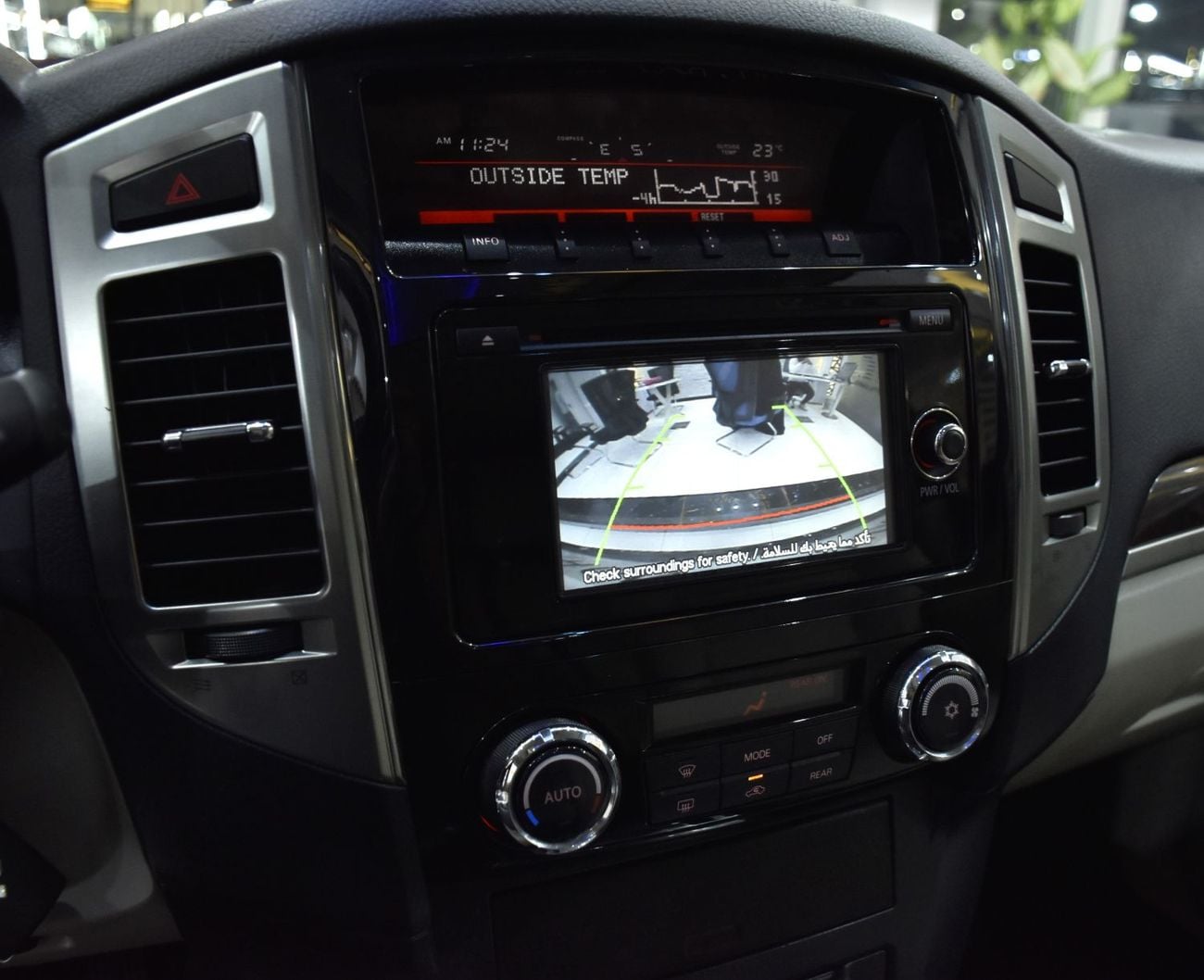 Mitsubishi Pajero GLS MIDLINE EXCELLENT DEAL for our Mitsubishi Pajero GLS ( 2019 Model ) in White Color GCC Specs