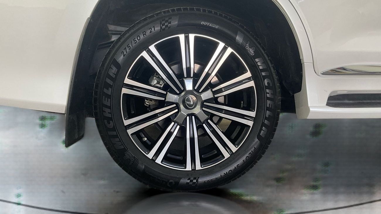 Lexus LX 570 Platinum 5.7L Platinum | Guaranteed Warranty | 0 Down Payment