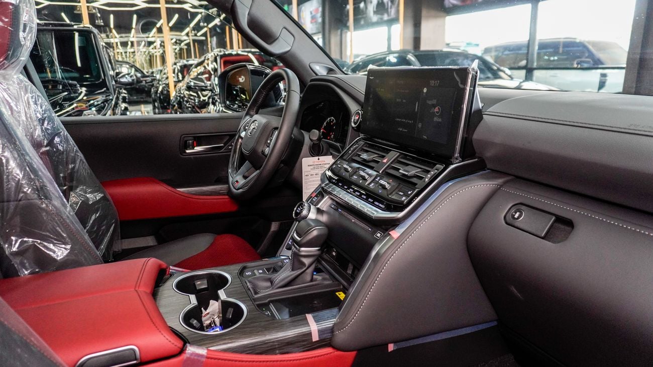 تويوتا لاند كروزر GR Sport 3.5 L V6 Twin Turbo