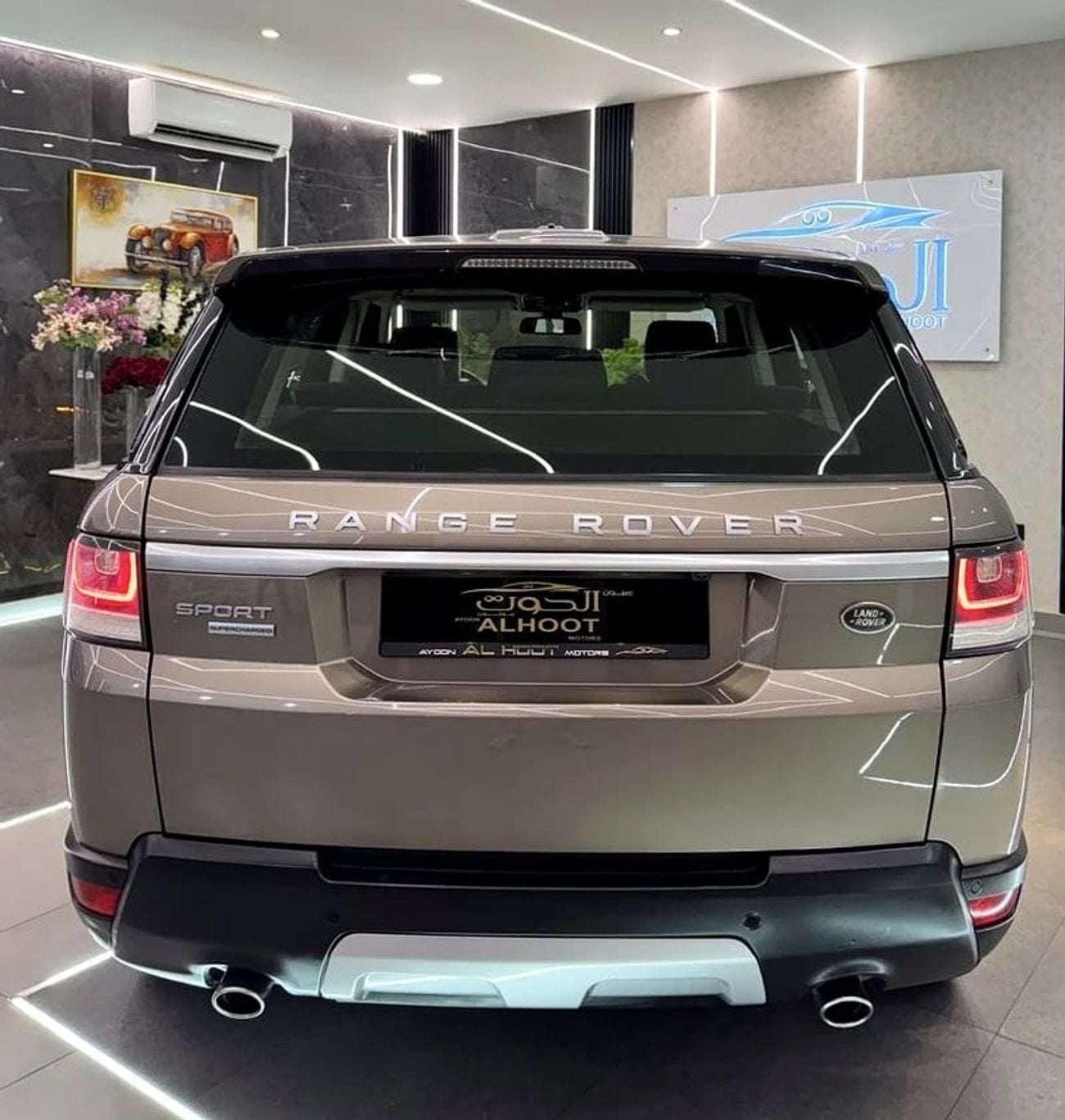 Land Rover Range Rover Sport SUPERCHARGED || GCC II FULLY LOADED || FOOTSTEPS || GIVEN WARRANTY