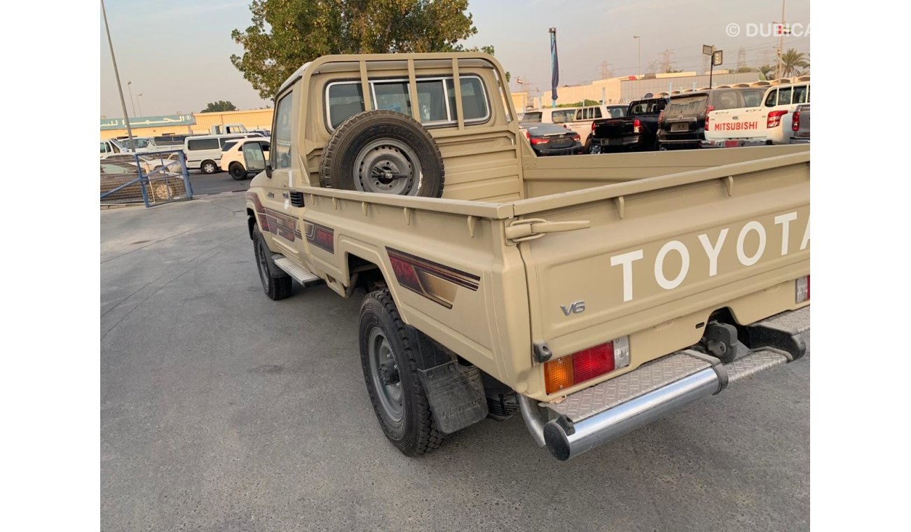 Toyota Land Cruiser Pick Up