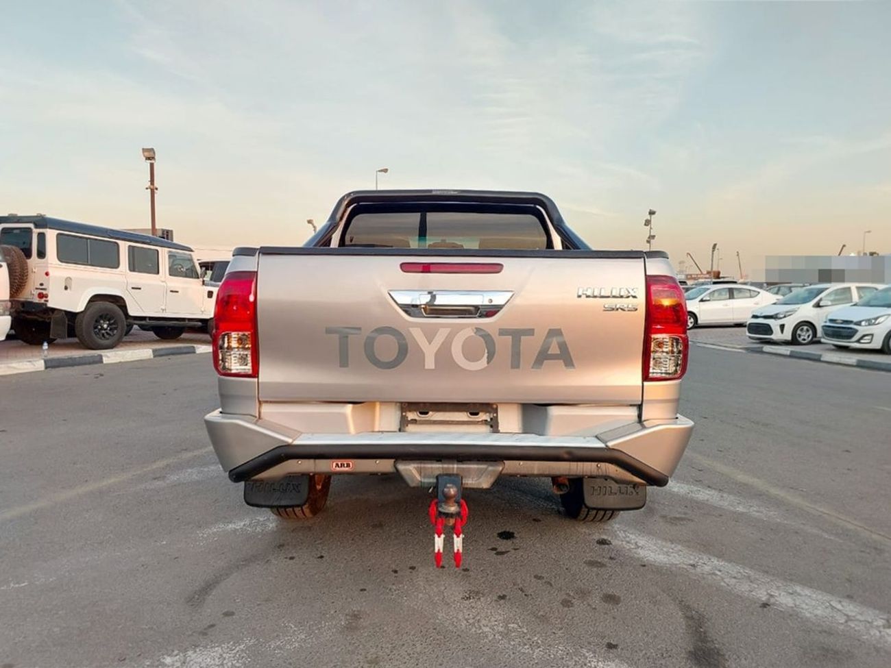 Toyota Hilux TOYOTA HILUX PICKUP RHD 2017 MODEL 2.8 L DIESEL AUTOMATIC(PM94124)