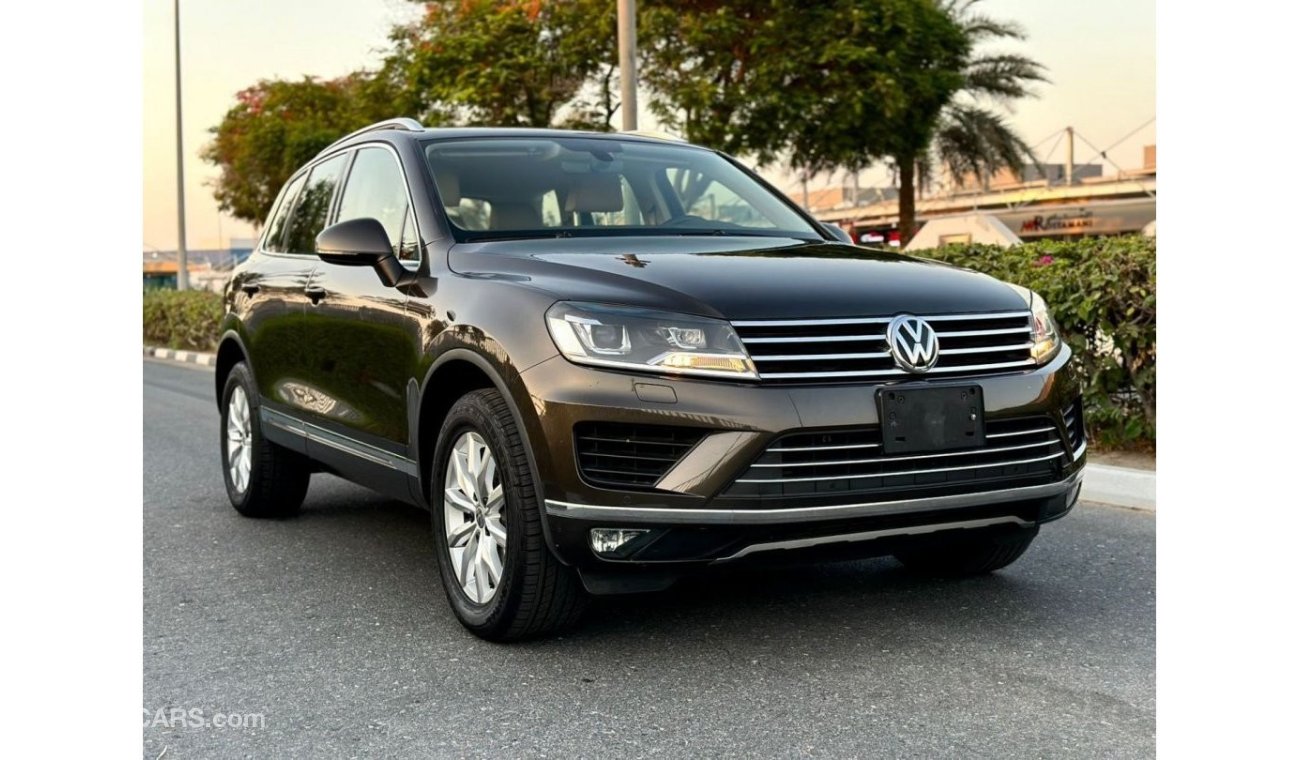 Volkswagen Touareg GCC, original paint, low mileage, clean car.