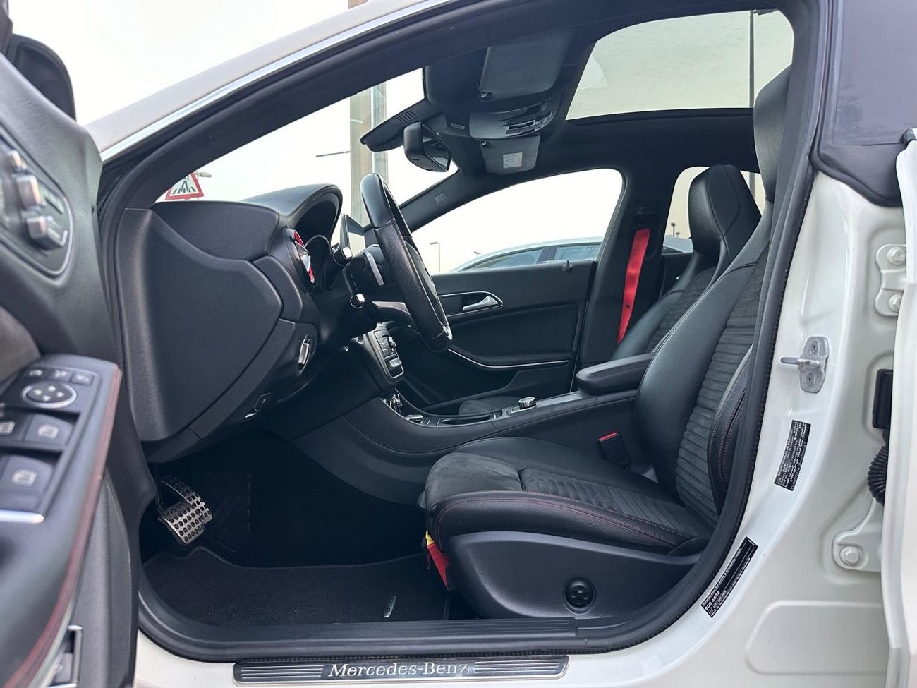 Mercedes Benz CLA250 Sport 45 Mercedes CLA 250_Gcc_2018_Excellent_Condition _Full option