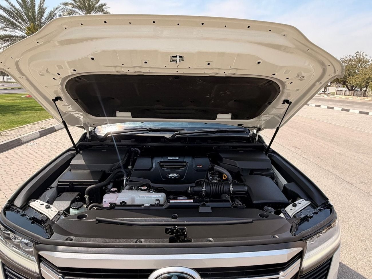 تويوتا لاند كروزر VX 3.3L