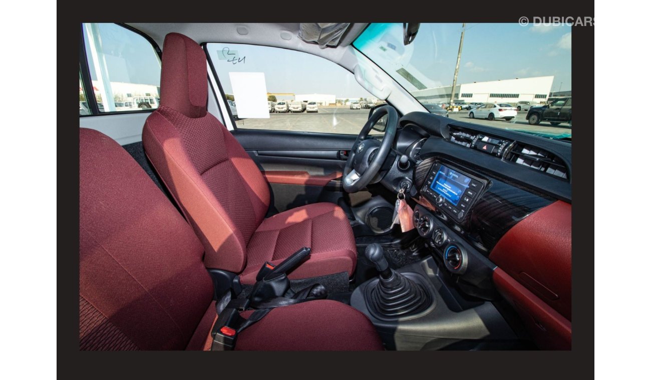 تويوتا هيلوكس TOYOTA HILUX 2.7L 4X4 BSC S/C M/T PTR