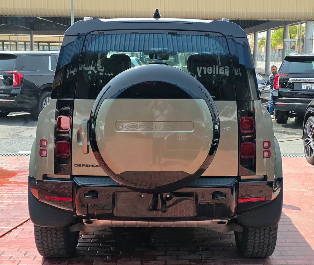 Land Rover Defender P400 90 X-Dynamic HSE 3.0L (5 Seater) X Dynamic HSE Under Warranty 2025 5 Seater