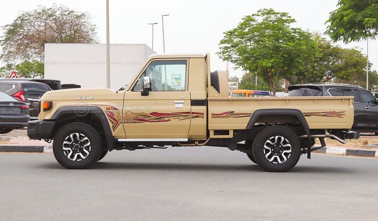 تويوتا لاند كروزر بيك آب LC79, Single Cabin, 4.0L Petrol 4WD 6-Speed Automatic | 2025 Model | Ready for Export