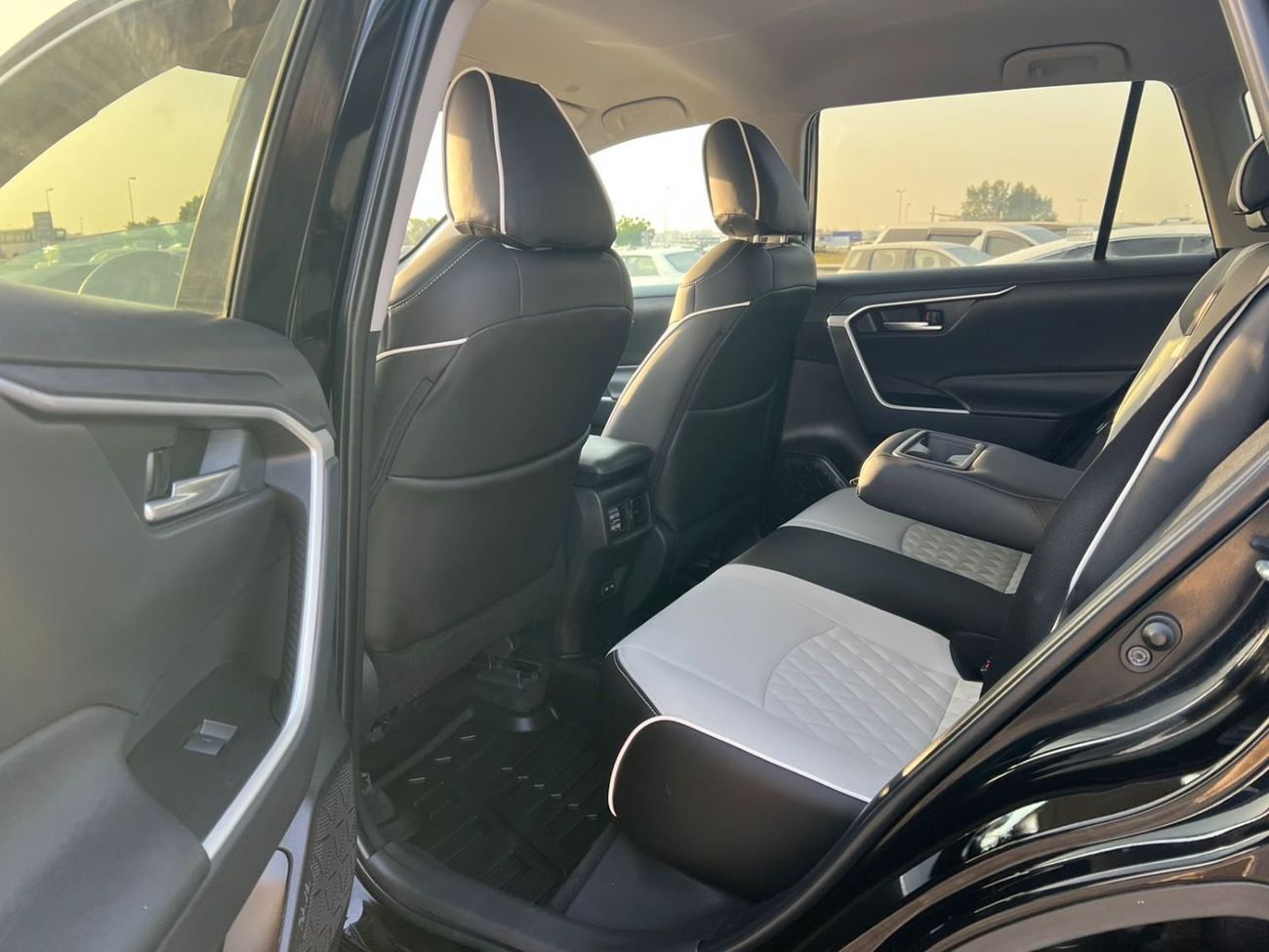 Toyota RAV4 2023 Toyota RAV4, XLE - 2.5L -V4 - 4 Wheel Drive - 4X4 - ELECTRIC  & LEATHER SEATS - PUSH START - Re