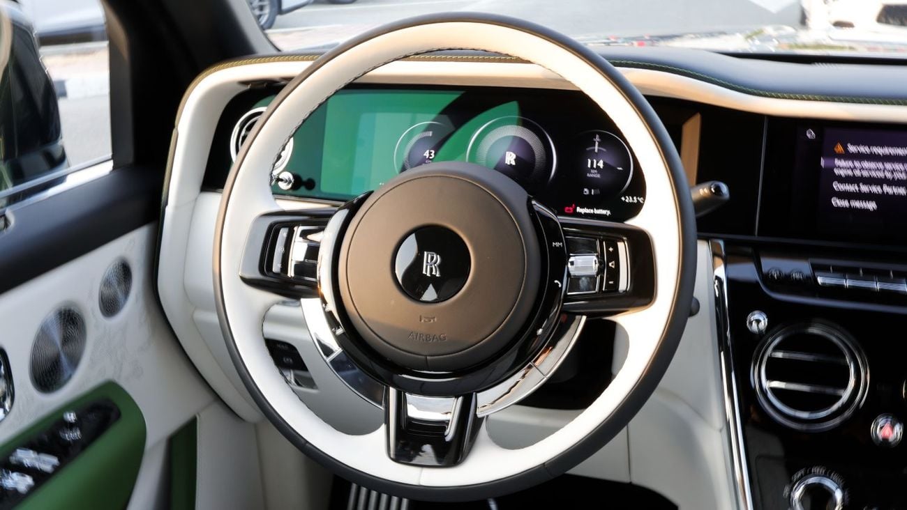 Rolls Royce Cullinan STANDARD Rolls Royce Cullinan - Silver Badge - 2026