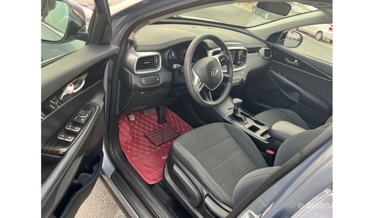 كيا سورينتو 2020 Kia Sorento LX 3.3L V6 7 Seater MidOption /