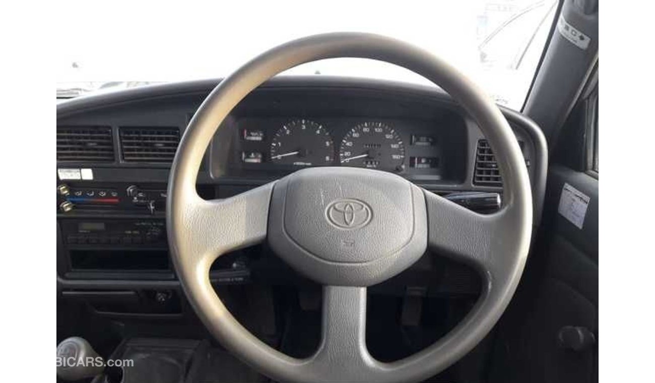 Toyota Hilux Hilux RIGHT HAND DRIVE (Stock no PM 418 )