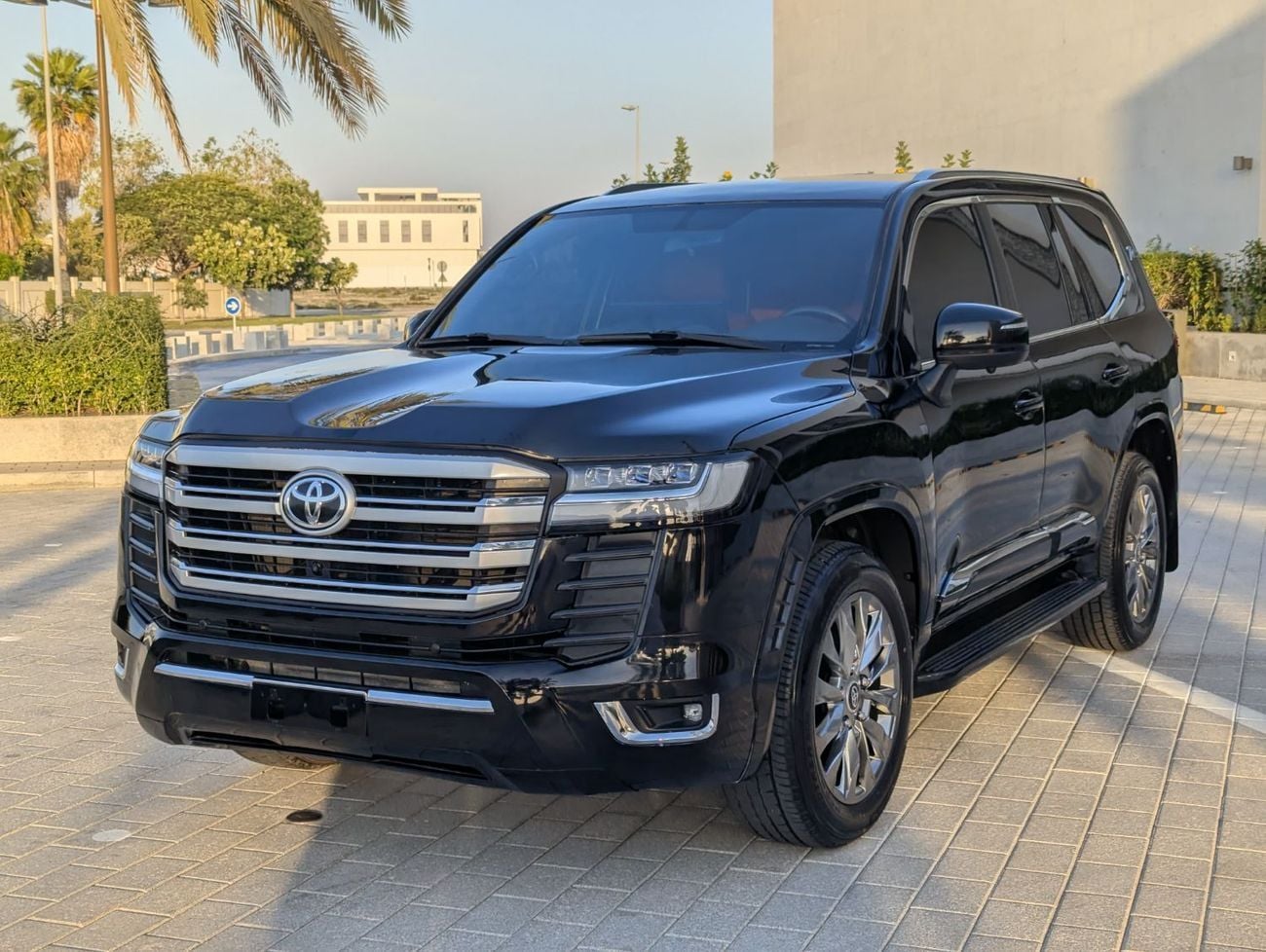 Toyota Land Cruiser  4.0L Completely Modified Exteriorly & Interiorly to 2025 model Year V6 1GR Petrol Engine Automat