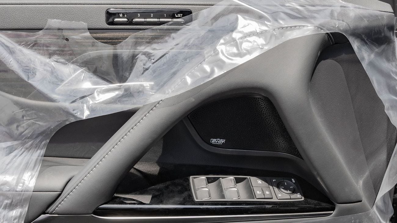 Lexus LX 600 2025 Lexus LX600 VIP 3.5L AT Petrol (Black-Black)