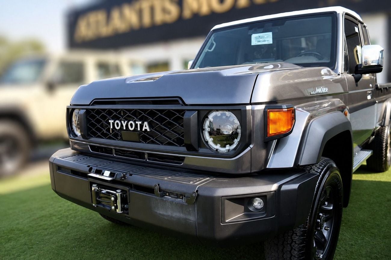 تويوتا لاند كروزر بيك آب LC79 2.8 DIESEL MANUAL بابان