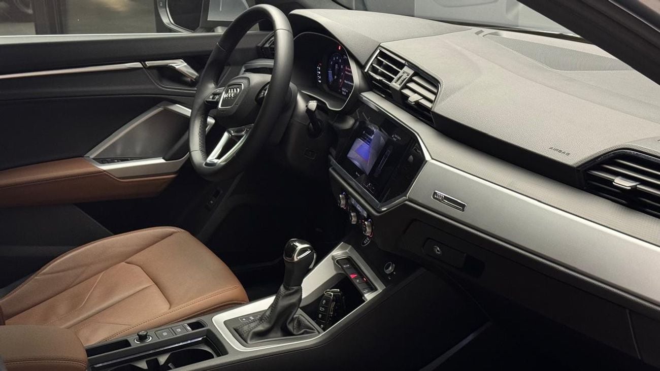 أودي Q3 35 TFSI S لاين 2021 Q3//FULL OPTION//GCC//WARRANTY//FULL SERVICE HISTORY