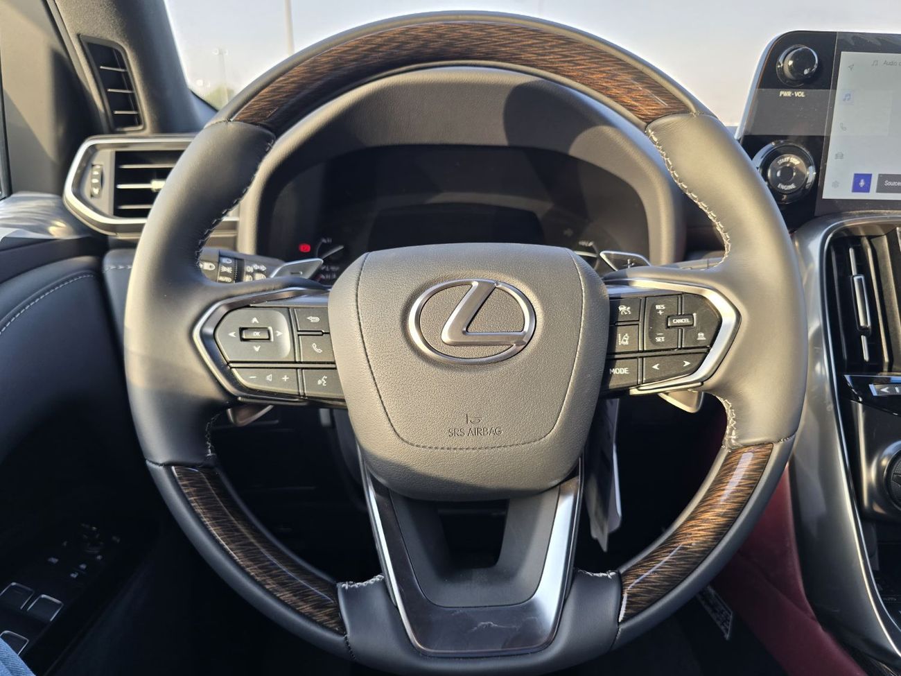 Lexus LX 600 3.5L Turbo + White color