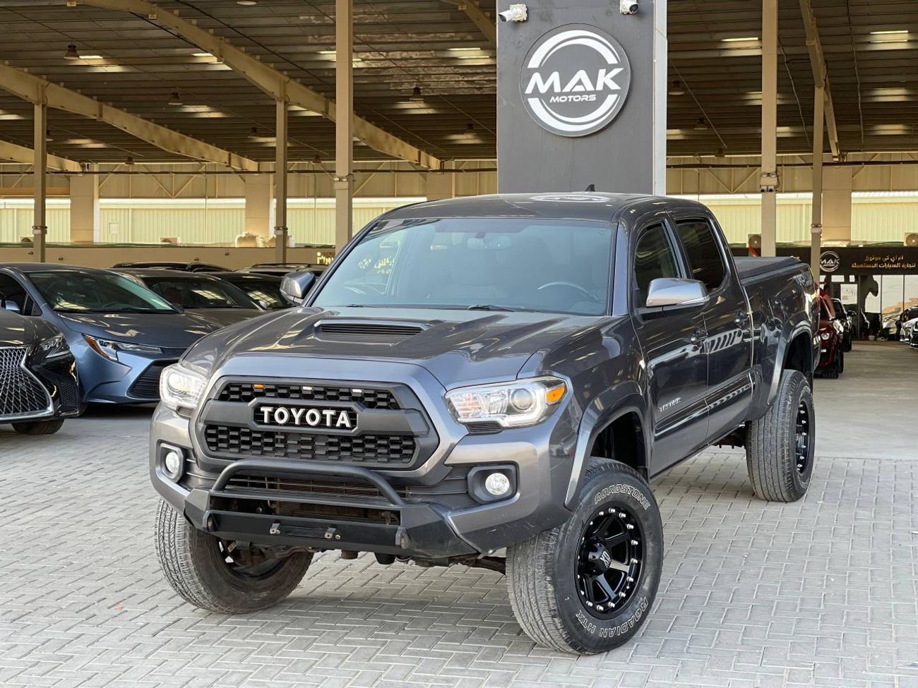 تويوتا تاكوما TRD / V6 / طويل / دخول بدون مفتاح / تشغيل بدون مفتاح / شاشة كبيرة / بحالة ممتازة