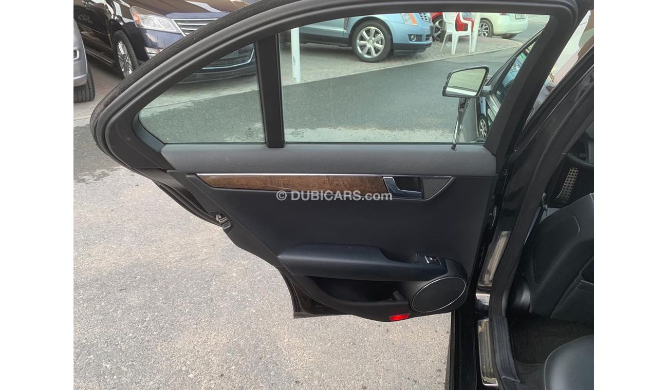 Mercedes-Benz C 280 Mercedes C280_2009_Excellent_ Condihion