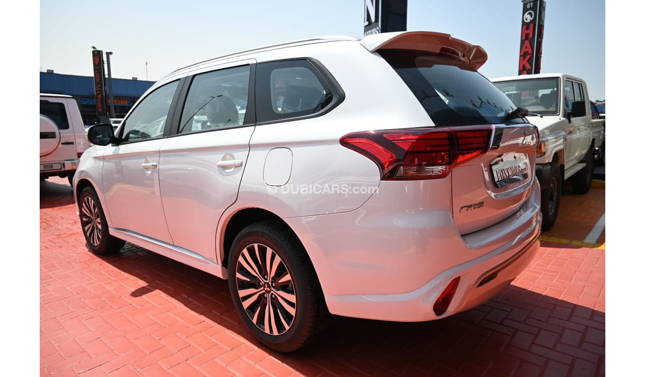 ميتسوبيشي آوتلاندر ميتسوبيشي أوتلاندر 2.0 لتر بنزين ، دفع رباعي ، دفع ثنائي ، 5 أبواب ، مثبت السرعة ، مقعد السائق الكهر