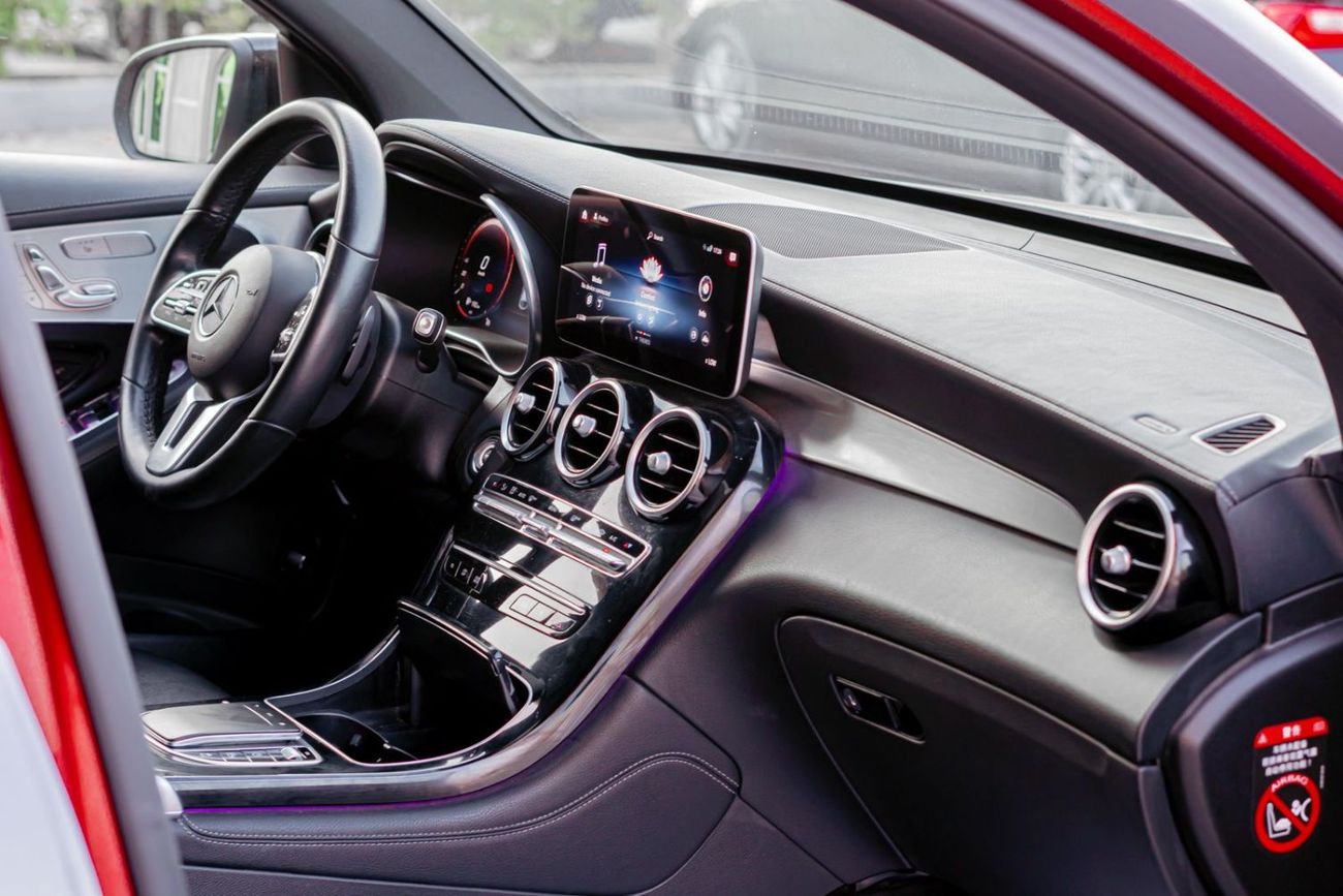 Mercedes-Benz GLC 300 Coupe 2.0L