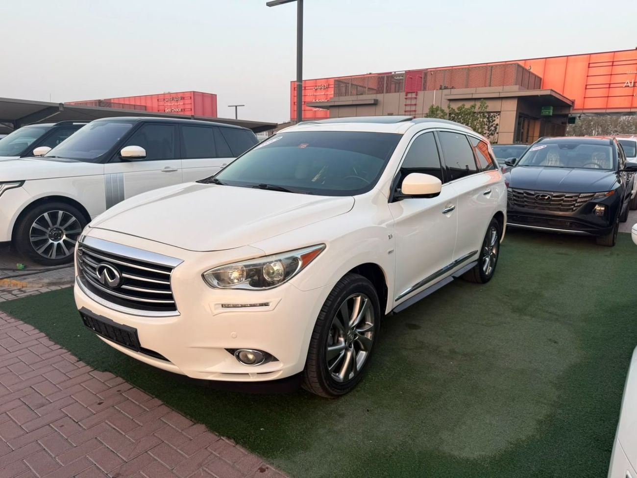 Infiniti QX60 PREMIUM panoramic sunroof, excellent condition, 4x4