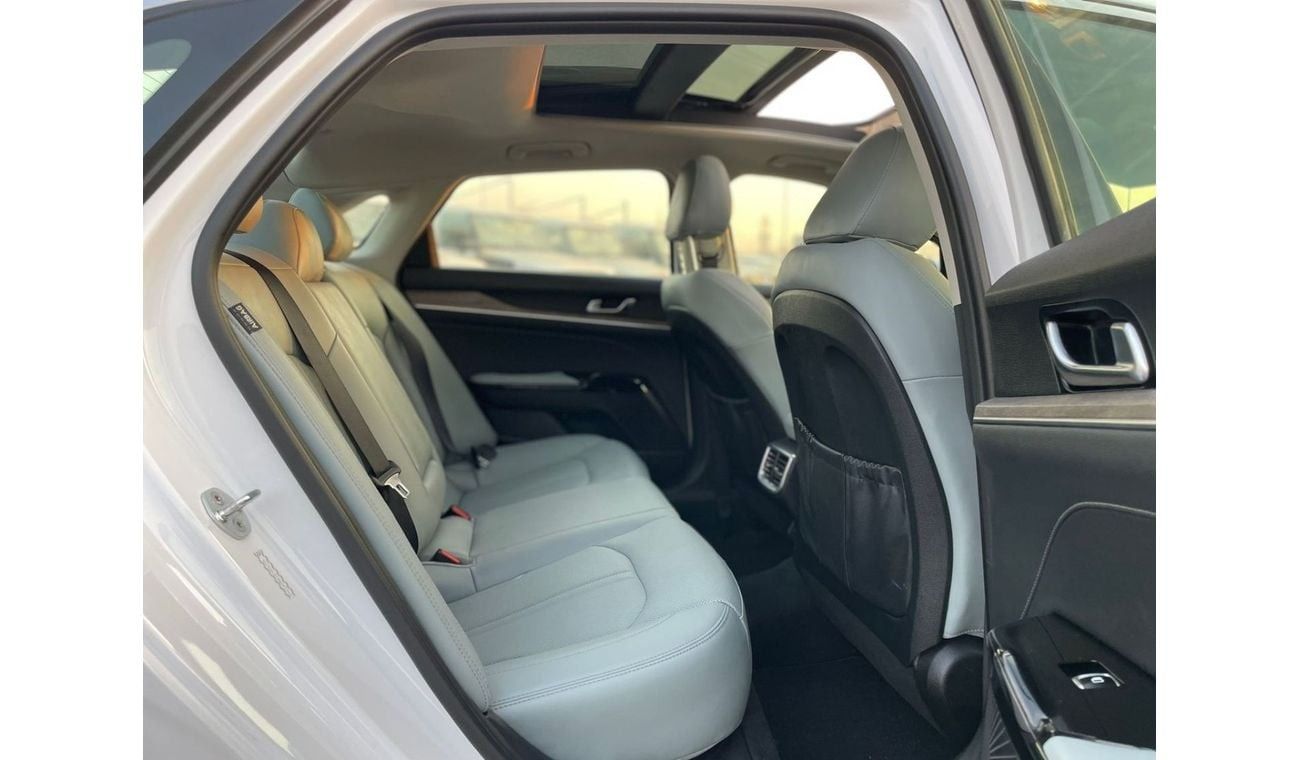 Kia K5 2021 Kia K5 EX 1.6L Turbo V4 Full Option Panoramic View With Radar And Sensor - 37,800 Km