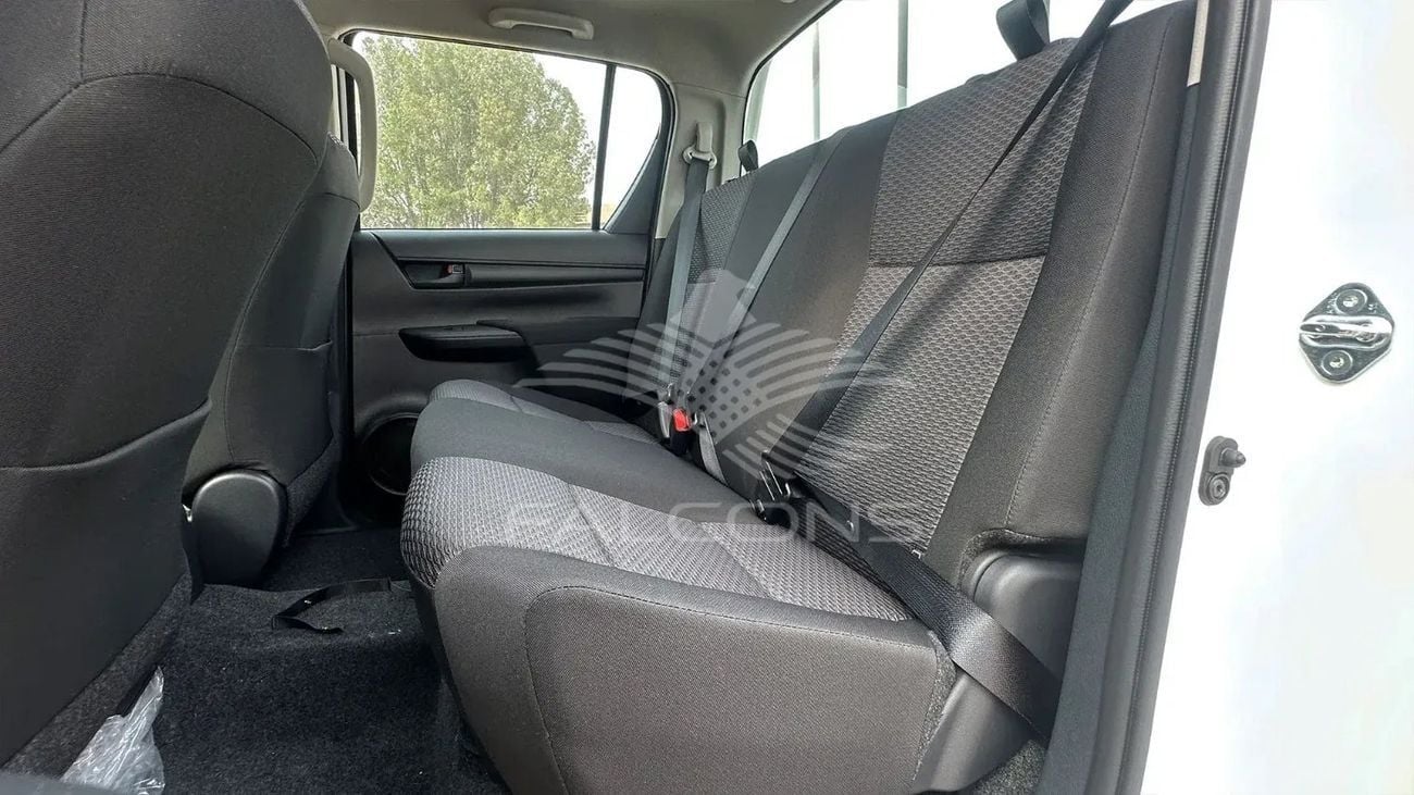 تويوتا هيلوكس DLX Toyota Hilux 2.4L Country TURBO ABS P.WIND, C.LOCK MT