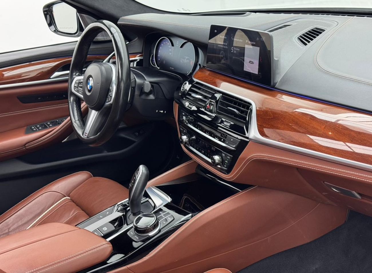 بي أم دبليو M550i 2018 BMW M550i xDrive Masterclass , BMW Service History, 1 Year Warranty, GCC