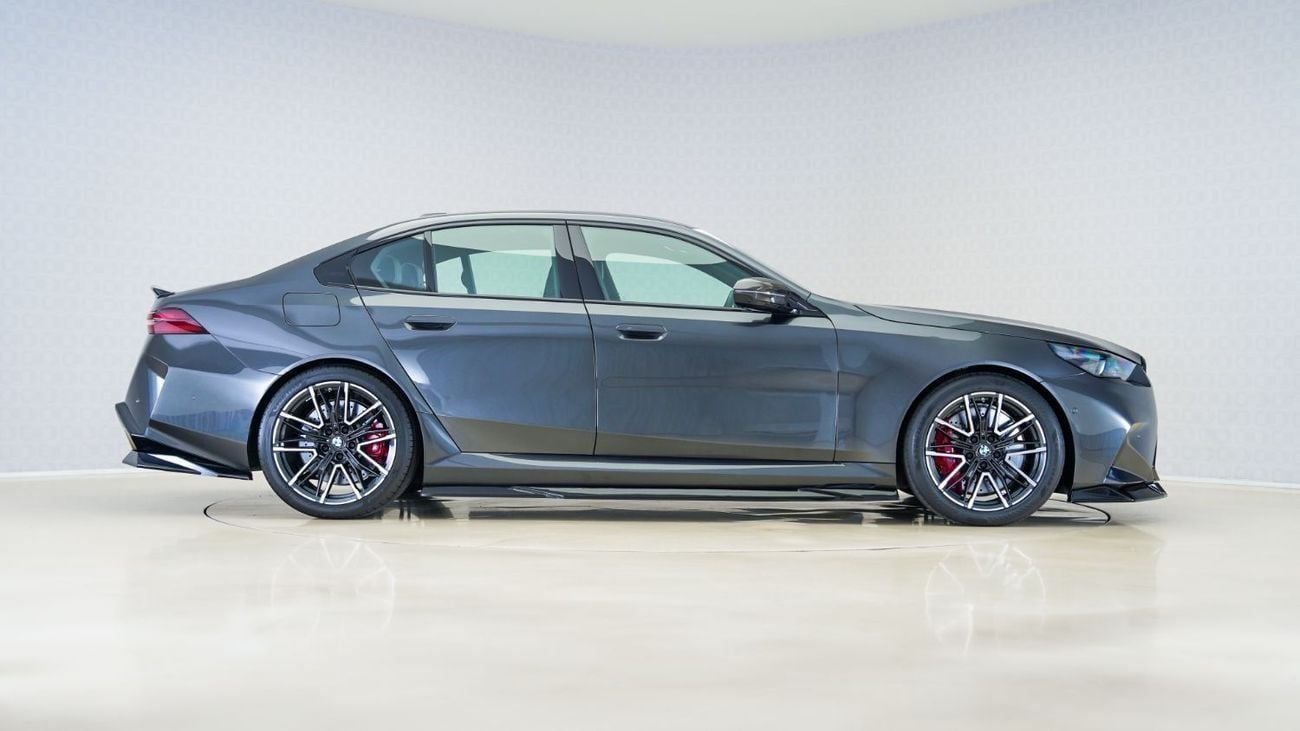 بي أم دبليو M5 Special Offer | AED 8,100 PM | Service Package March 2030 | M5 Individual