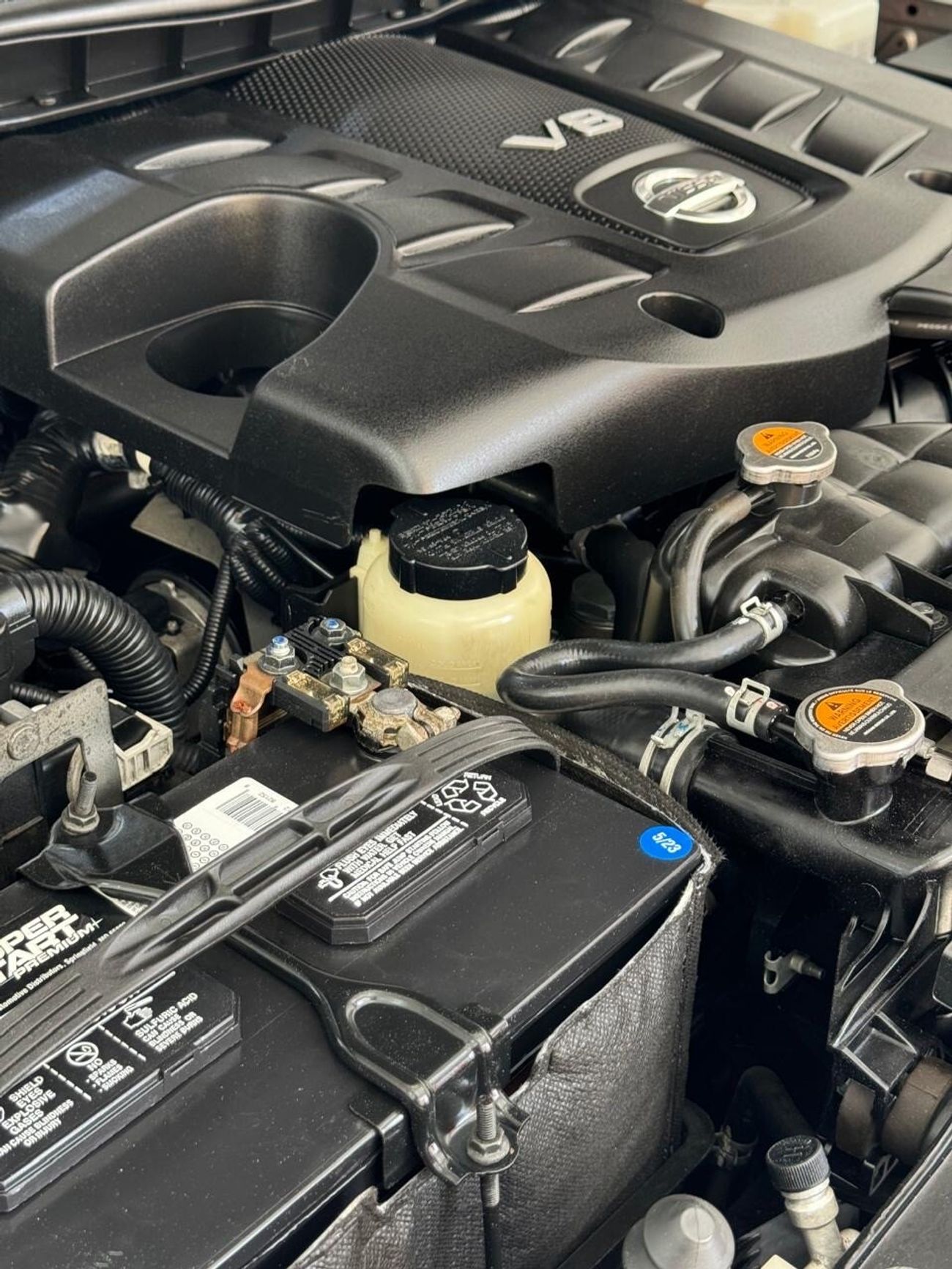 Nissan Armada EXELLNT CONDITION , NISMO V8