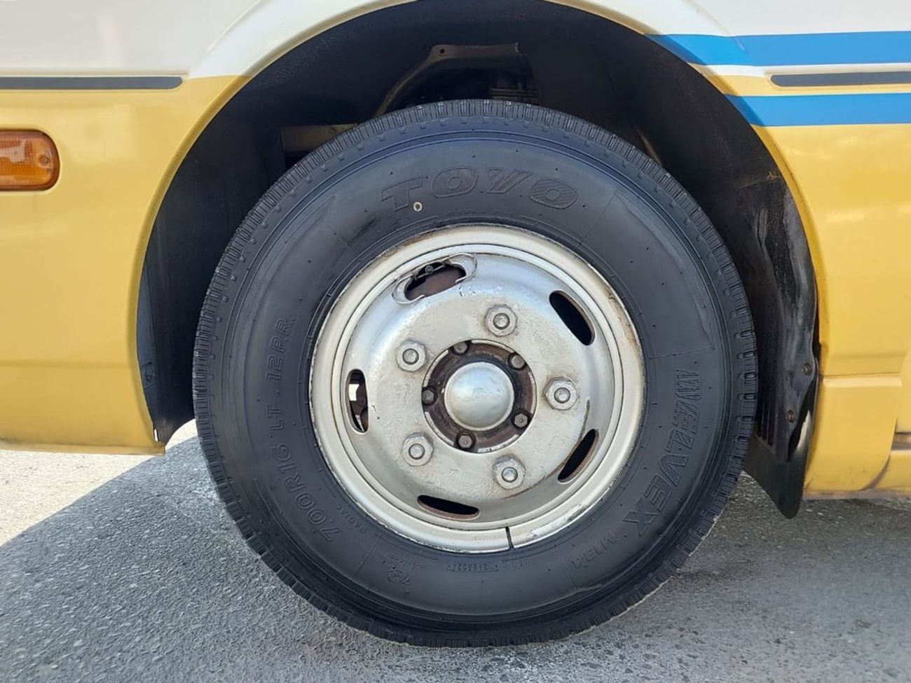 Mitsubishi Rosa MITSUBISHI ROSA BUS RHD 2004 MODEL 4.2L DIESEL MANUAL(PM00676)