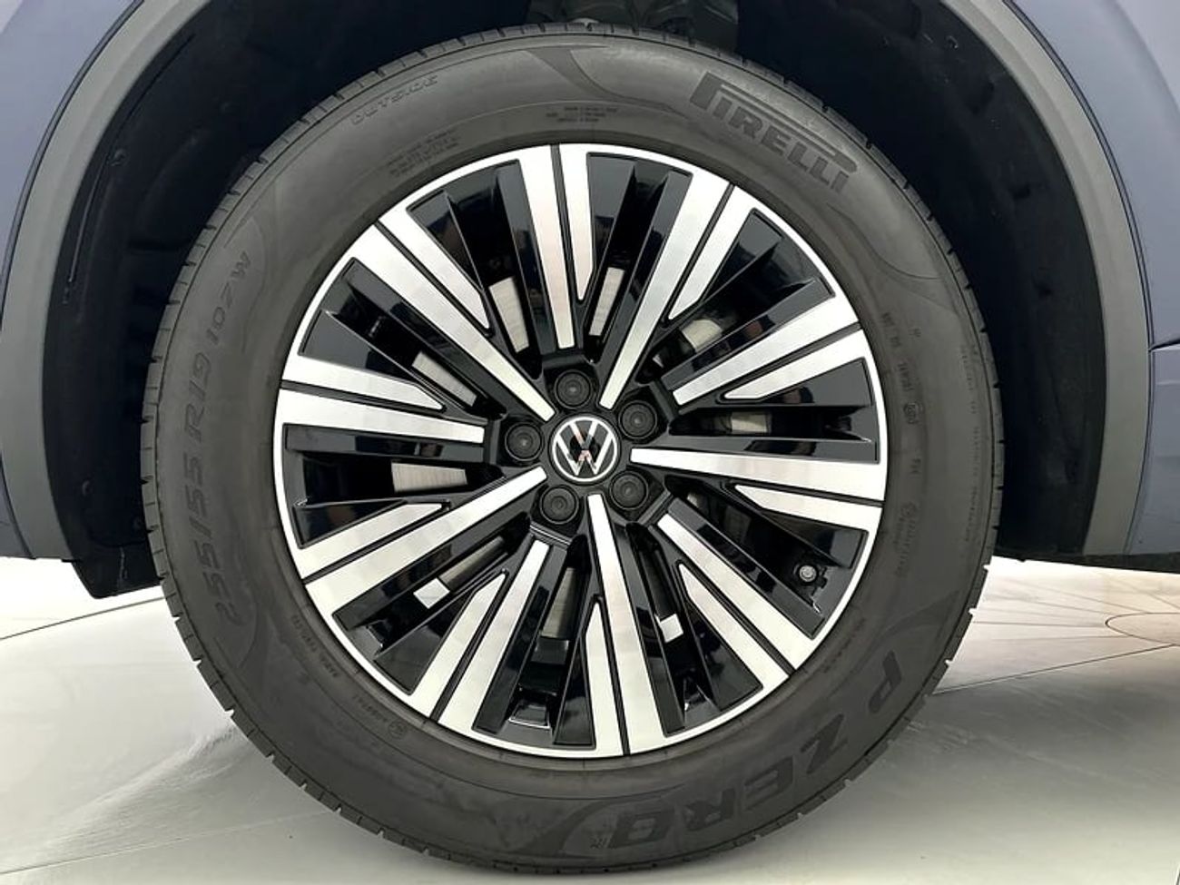 Volkswagen Touareg Elegance 2 3.0L Elegance + (REF#21179)